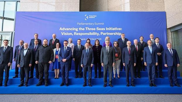 TBMM Başkanı Kurtulmuş, Üç Deniz Girişimi Parlamenter Zirvesi’nde aile fotoğrafına katıldı