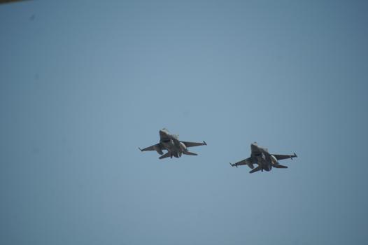 Edirne'de F-16 ve Bayraktar Akıncı'dan prova uçuşu