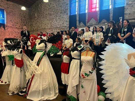 Meslek lisesi öğrencileri Filistin'i kumaşla anlattı