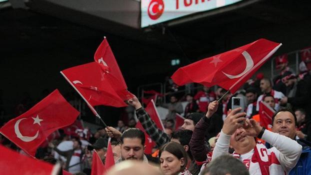 Milli maçtan renkli kareler