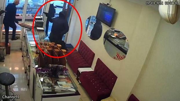 Kuyumcu dükkanına giren maskeli şüpheliler, 1 kilo altını gasbedip kaçtı