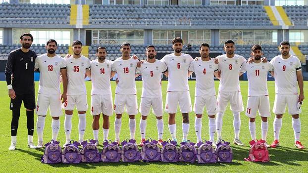 İran Milli Futbol Takımı'ndan, ölen çocuklar için 'çocuk sırt çantalı' mesaj