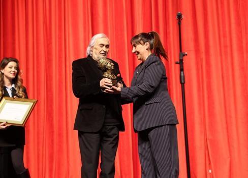 Dünya Tiyatro Günü’nde İsmail Dümbüllü geleneği Ataşehir’de yaşatıldı