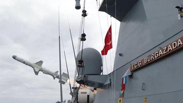 ATMACA gemisavar füzesi, hedefi tam isabetle vurdu