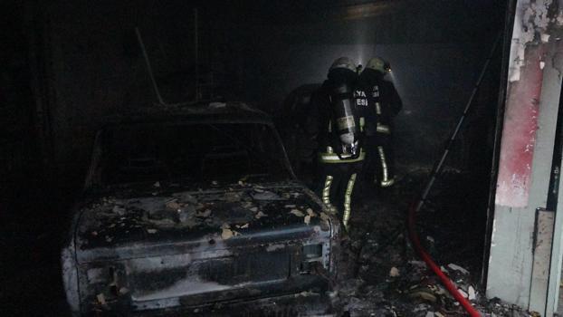 Antalya'da araç boyama atölyesindeki yangın, bitişikteki iş yerine sıçradı