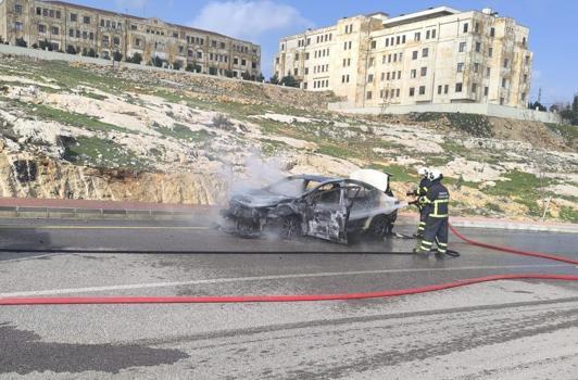 Mardin’de seyir halindeki otomobil yandı