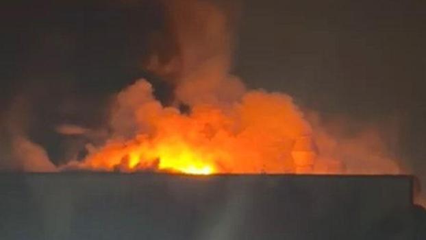 Raf imalatı yapılan fabrikada yangın