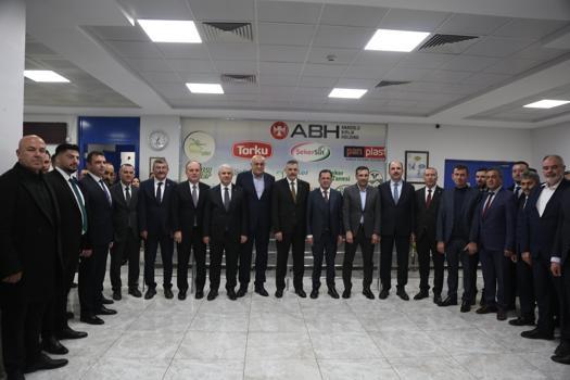 Bakan Çiftçi, Çumra Şeker Fabrikası'nı ziyaret etti