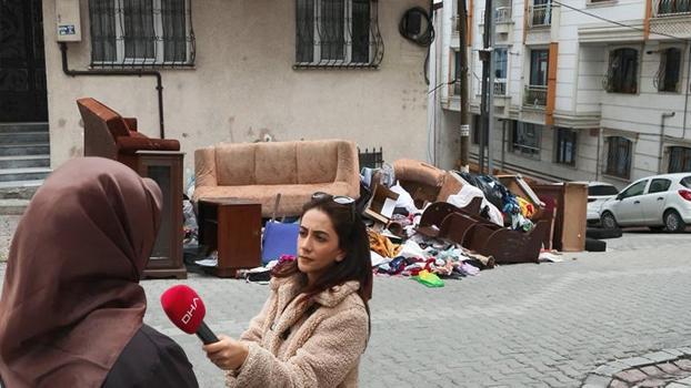 Esenyurt'ta evden çıkarmak istediği kiracısının eşyalarını sokağa attı