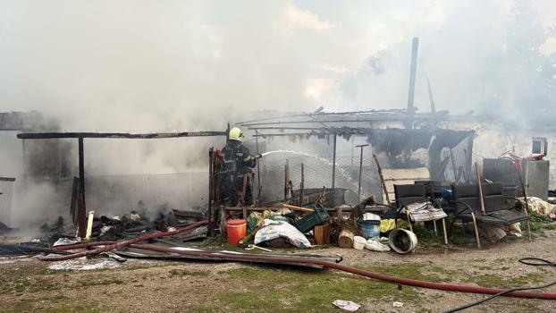 Muğla’da evde çıkan yangında aile alevlerin arasından kurtuldu