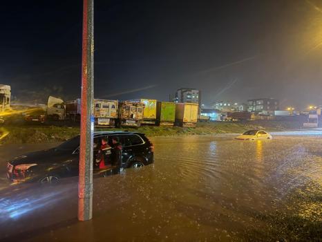 Cizre’de sağanak; evleri su bastı, mahsur kalanlar kurtarıldı