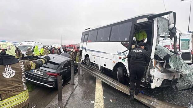 Başakşehir'de servis minibüsünün karıştığı zincirleme kaza