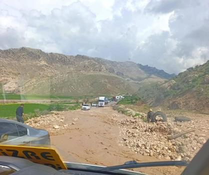 Şırnak’ta yağış sonrası yolda taşkın