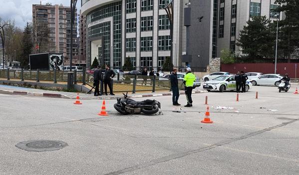 Otomobil ile motosiklet çarpıştı: 2 ağır yaralı