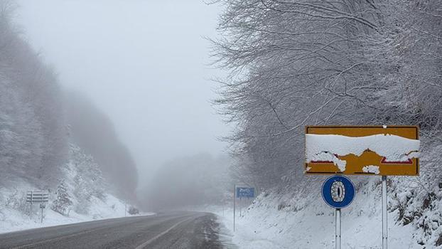 Domaniç-İnegöl yolunda kar ve sis