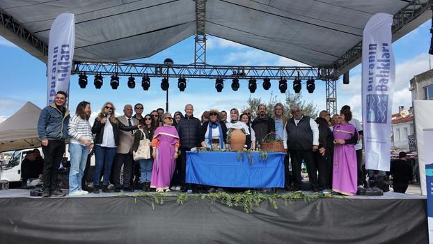 Foça’nın yerel balıkları festivalle tanıtıldı