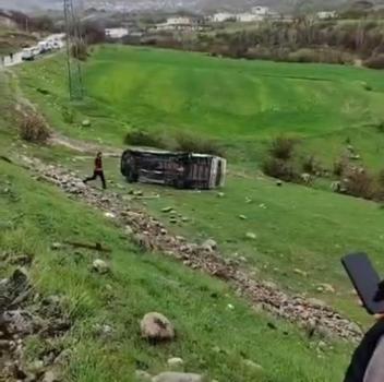 Şırnak’ta öğrenci servisi şarampole devrildi: 5 yaralı