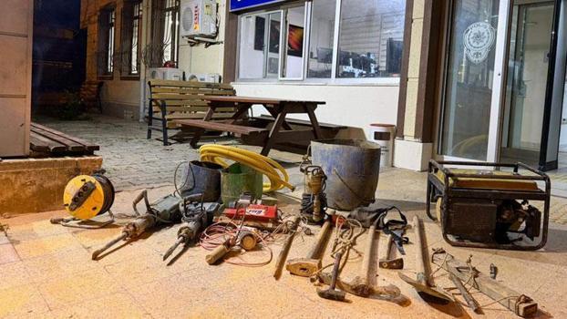 Kırıkkale'de kaçak kazı yapıp define arayan 4 kişi, suçüstü yakalandı
