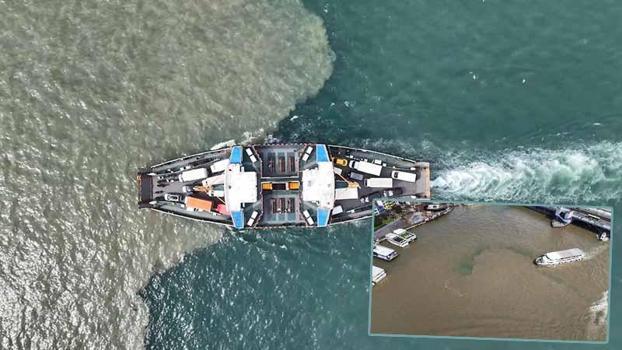 Yağış sonrası Haliç'in rengi kahverengiye döndü