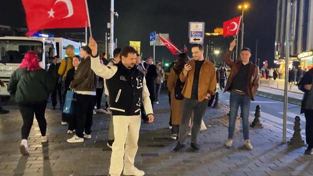 A Milli Takım'ın Dünya Kupası’na katılması Taksim'de kutlandı