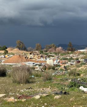 Kuş cenneti çöplüğe döndü