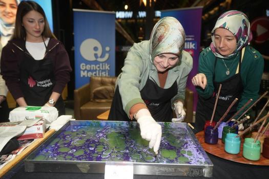 Ak Parti Genel Merkez Kadın Kolları Başkanı Ercan, Ümraniye’de gençlerle buluştu