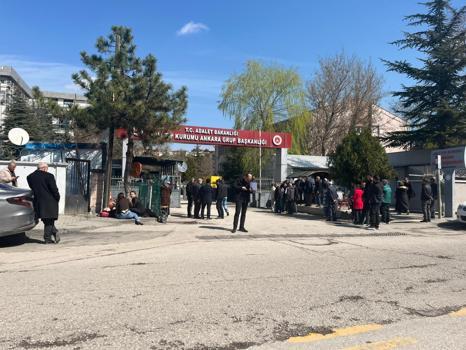 Ankara'da iki otomobil çarpıştı: 5 ölü (3)