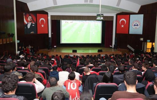ERÜ'de milli maç coşkusu
