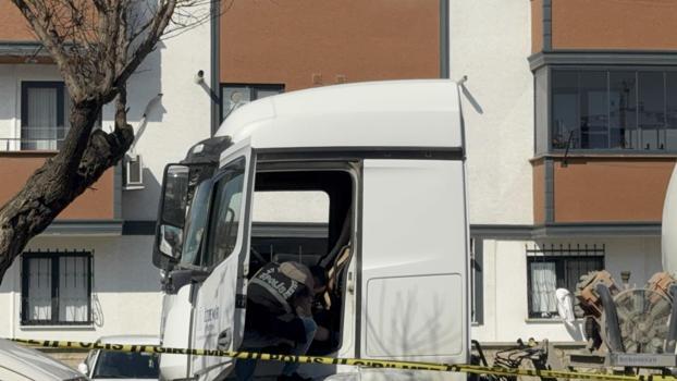 TIR’ın altına saklanıp, husumetli olduğu kardeşini öldürdü