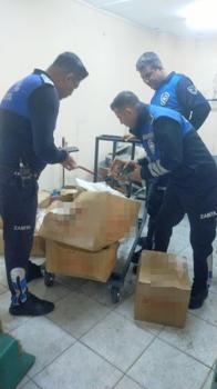 Mersin’de sağlıksız şekilde taşınan çiğköfte kolilerine el konuldu