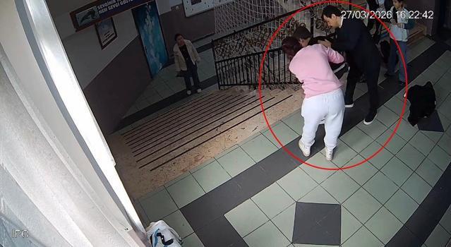 Nefes borusuna şeker kaçan öğrenciye okul müdürü kurtardı; olay kamerada