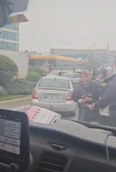 İstanbul - Ümraniye'de trafikte iki sürücünün 'yol verme' kavgası kamerada