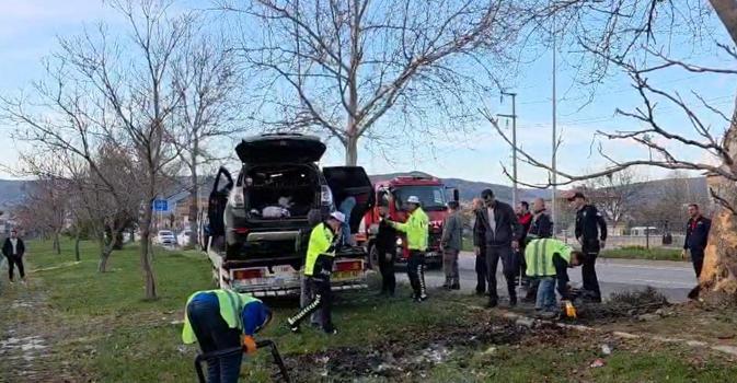 Tokat’ta cip ağaca çarpıp alev aldı: 1 ölü, 2 yaralı