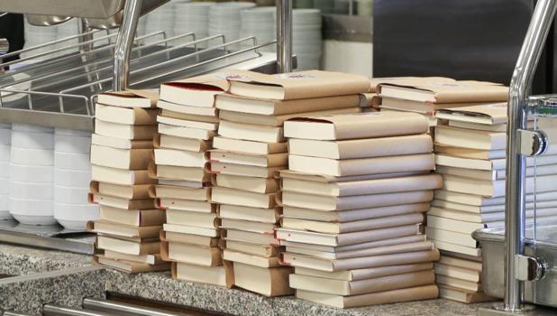 Ümraniye'de 553 öğrenciye kitap hediye edildi