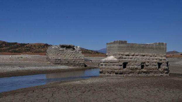 Yağışlar Tahtaköprü Barajı’nı doldurdu; Hicaz demir yolu yeniden su altında kaldı