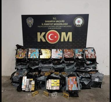 Araçta binlerce kaçak elektronik sigara tütünü ele geçirildi