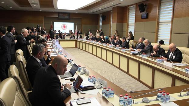 Doğum izni ve sosyal medya düzenlemesi teklifi komisyonda