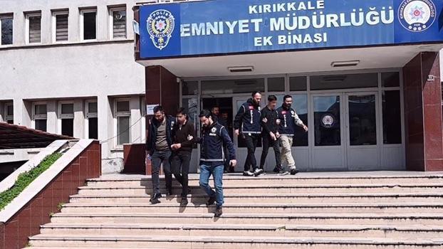 Babalarını bıçak ve nacak ile öldüren 2 kardeş, adliyeye sevk edildi