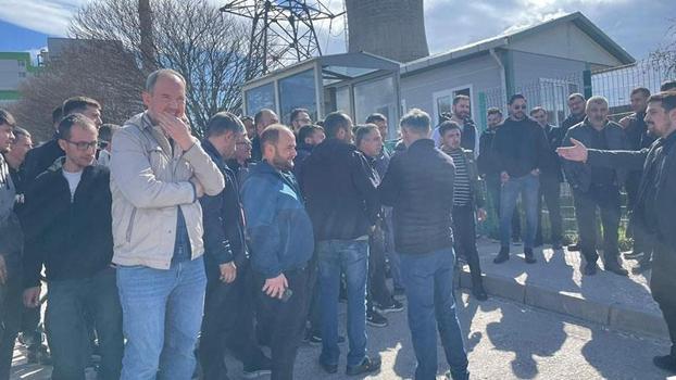 Santral işçileri, ücretsiz izne karşı eylem yaptı