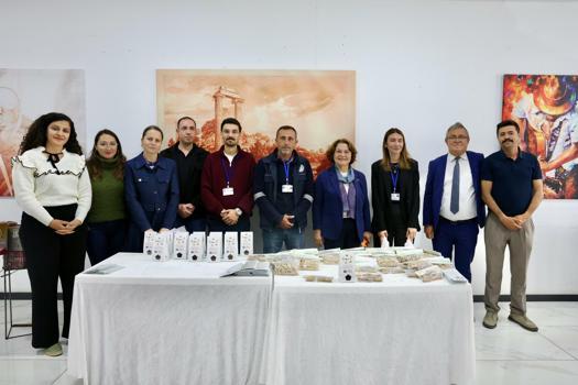 Aydın'da 'Geleceğe Bir Tabak Bırak' paneline yoğun ilgi