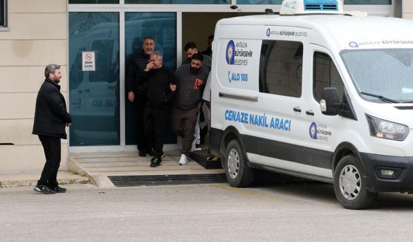 Tatil için geldiği Antalya'da boğulan Ali'nin cenazesini yakınları aldı