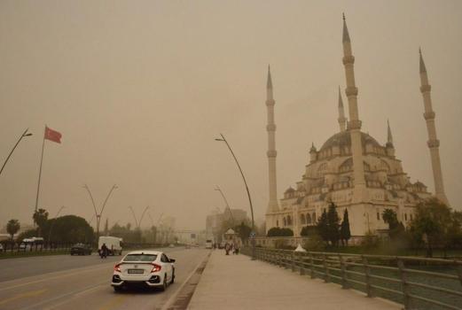 Doğu Akdeniz'de çöl tozu etkili oldu / Ek fotoğraflar