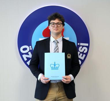 Özel Ege Lisesi öğrencisine Columbia Üniversitesi'nden tam burs