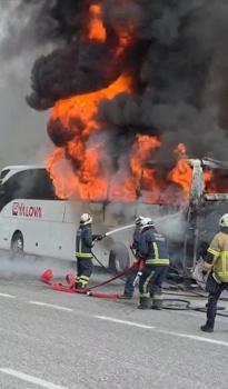 Yalova'da yolcu otobüsü alev alev yandı
