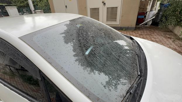 Mersin’de çamur şeklinde yağış