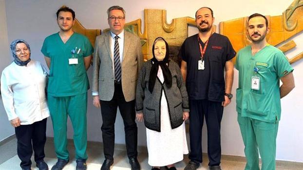 Kayseri'de 72 yaşındaki hastanın kalça çevresinden 3,7 kiloluk tümör çıkarıldı