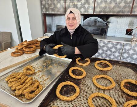 3 çocuk annesi Gamze, baba mesleği fırıncılığı sürdürüyor