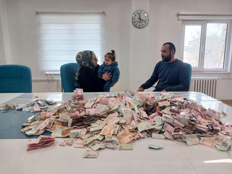 SMA'lı Alya'nın annesi: Doğum gününde kızıma ilacını hediye etmek istiyorum / Ek fotoğraflar