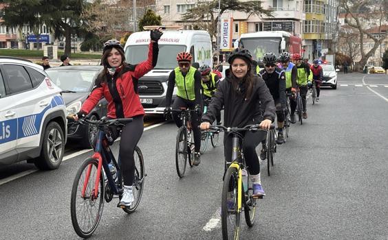 Tekirdağlı bisikletçiler, şehitler anısına Çanakkale'ye pedal çeviriyor