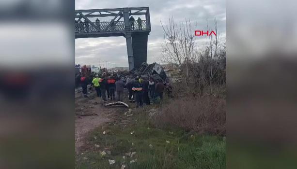 Ankara'da özel halk otobüsünün üst geçide çarpması sonucu 4 kişi hayatını kaybetti